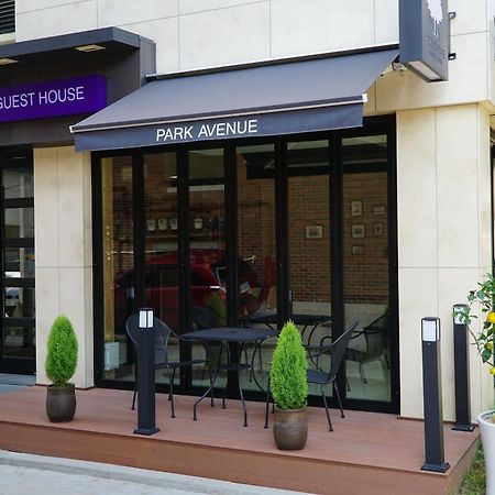 Park Avenue Hostel Сеул Екстериор снимка