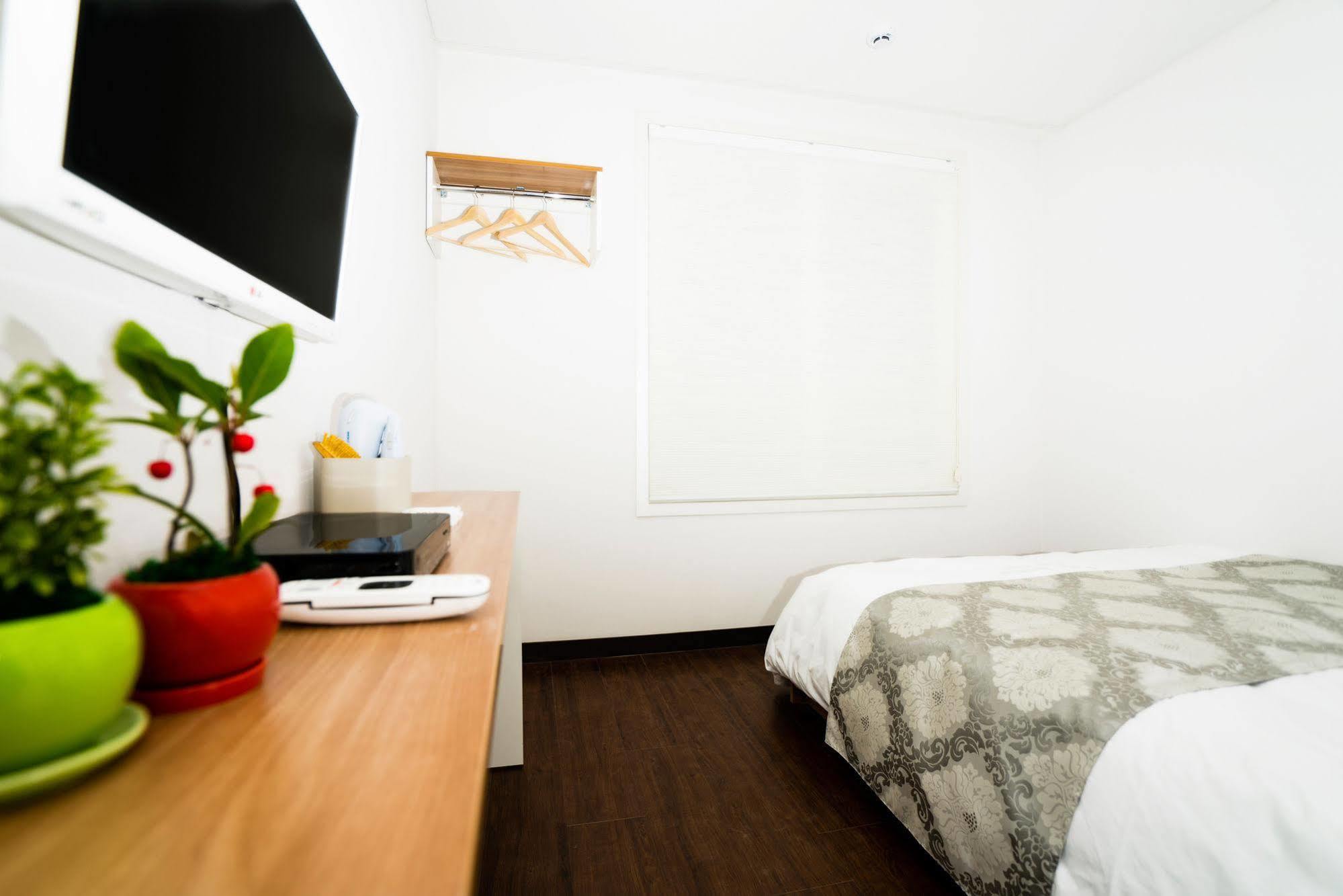 Park Avenue Hostel Сеул Екстериор снимка