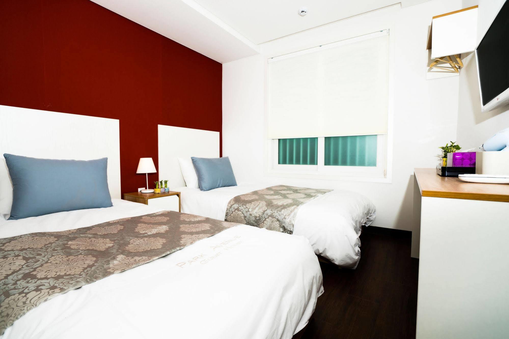 Park Avenue Hostel Сеул Екстериор снимка