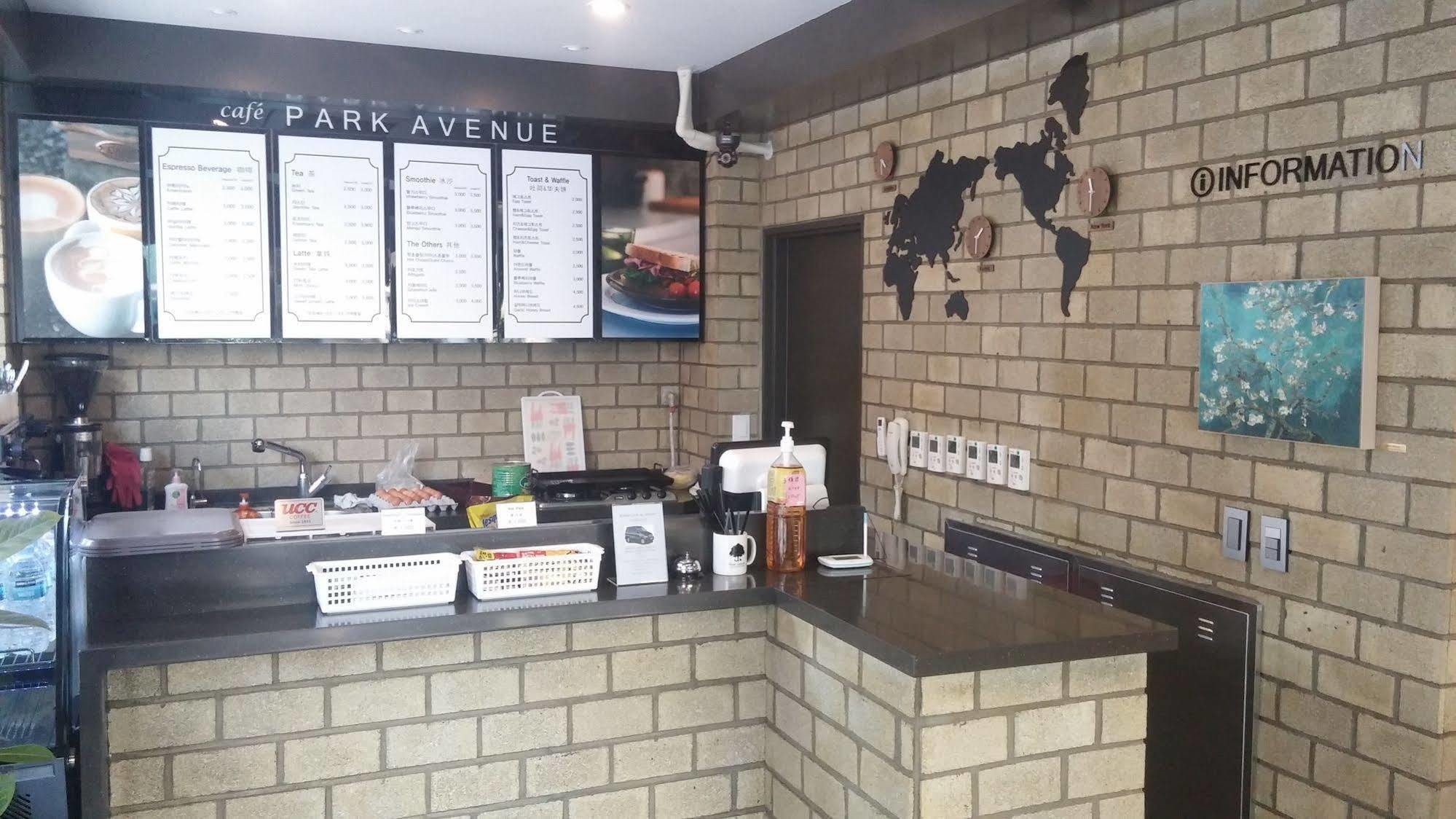Park Avenue Hostel Сеул Екстериор снимка