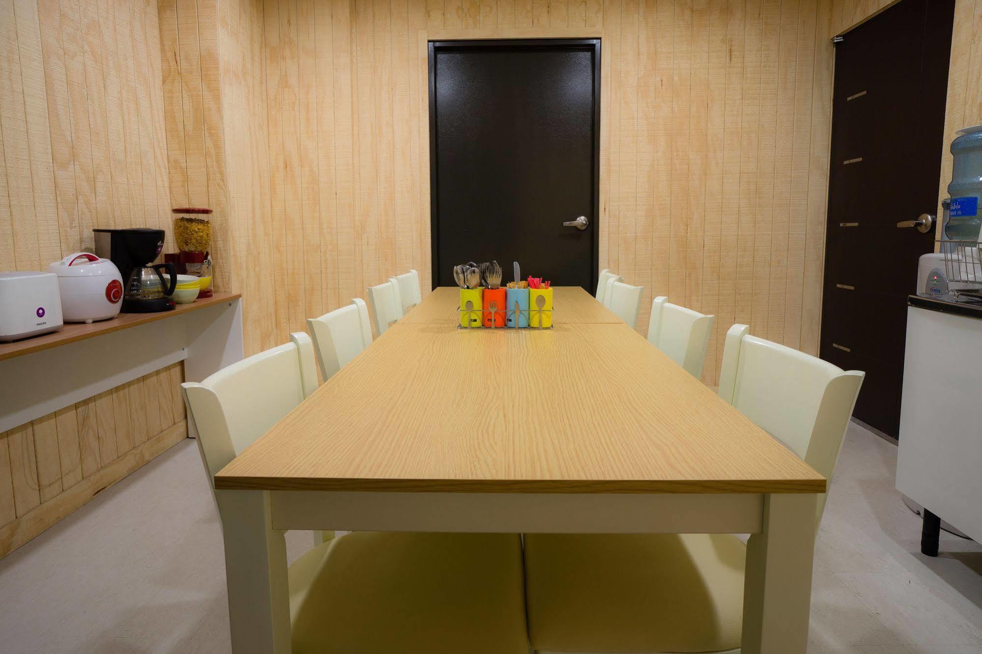 Park Avenue Hostel Сеул Екстериор снимка